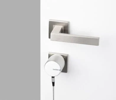 Tedee pro smart lås vitt med laddare